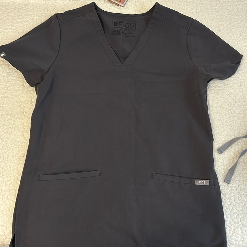 Figs charcoal grey set